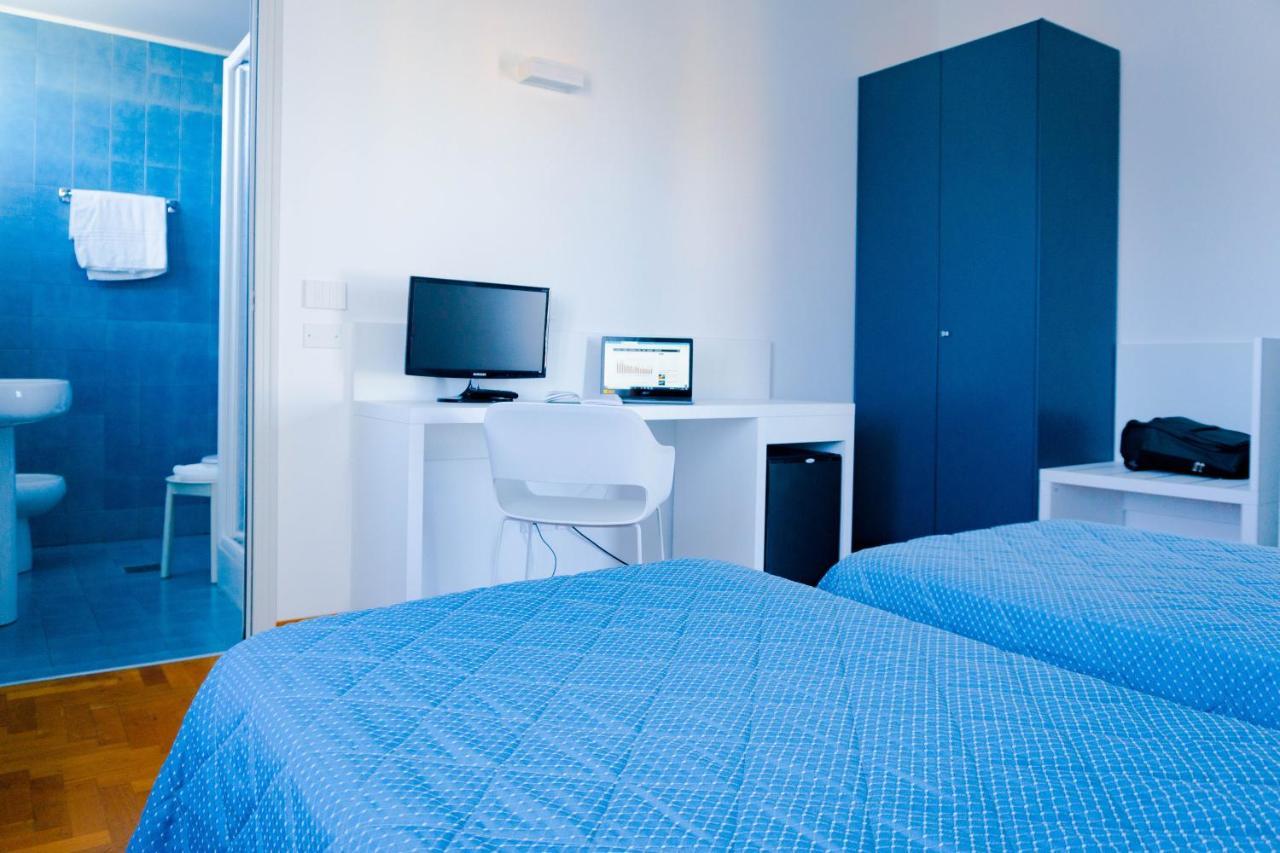 Hotel Mistral Oristano Bagian luar foto