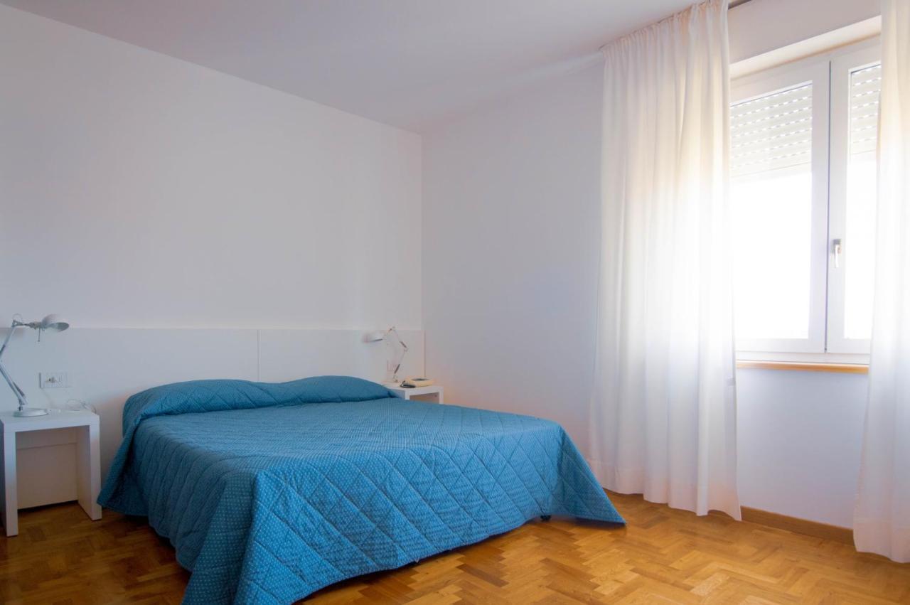 Hotel Mistral Oristano Bagian luar foto