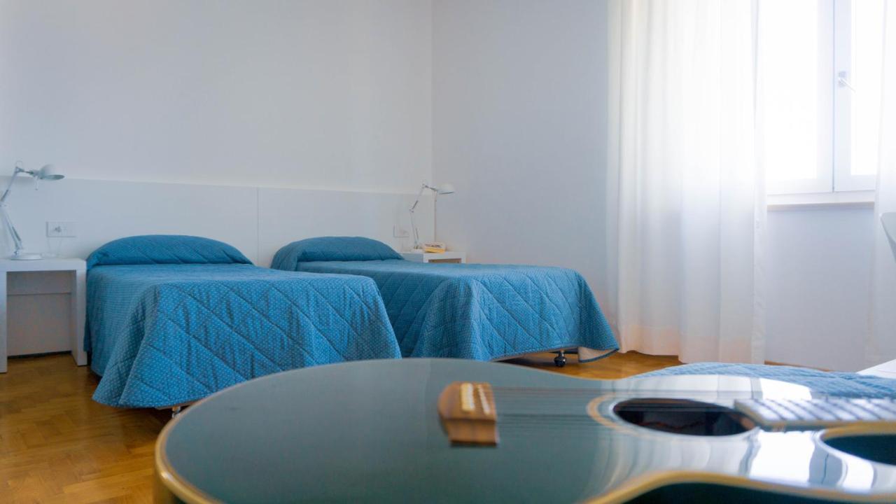 Hotel Mistral Oristano Bagian luar foto
