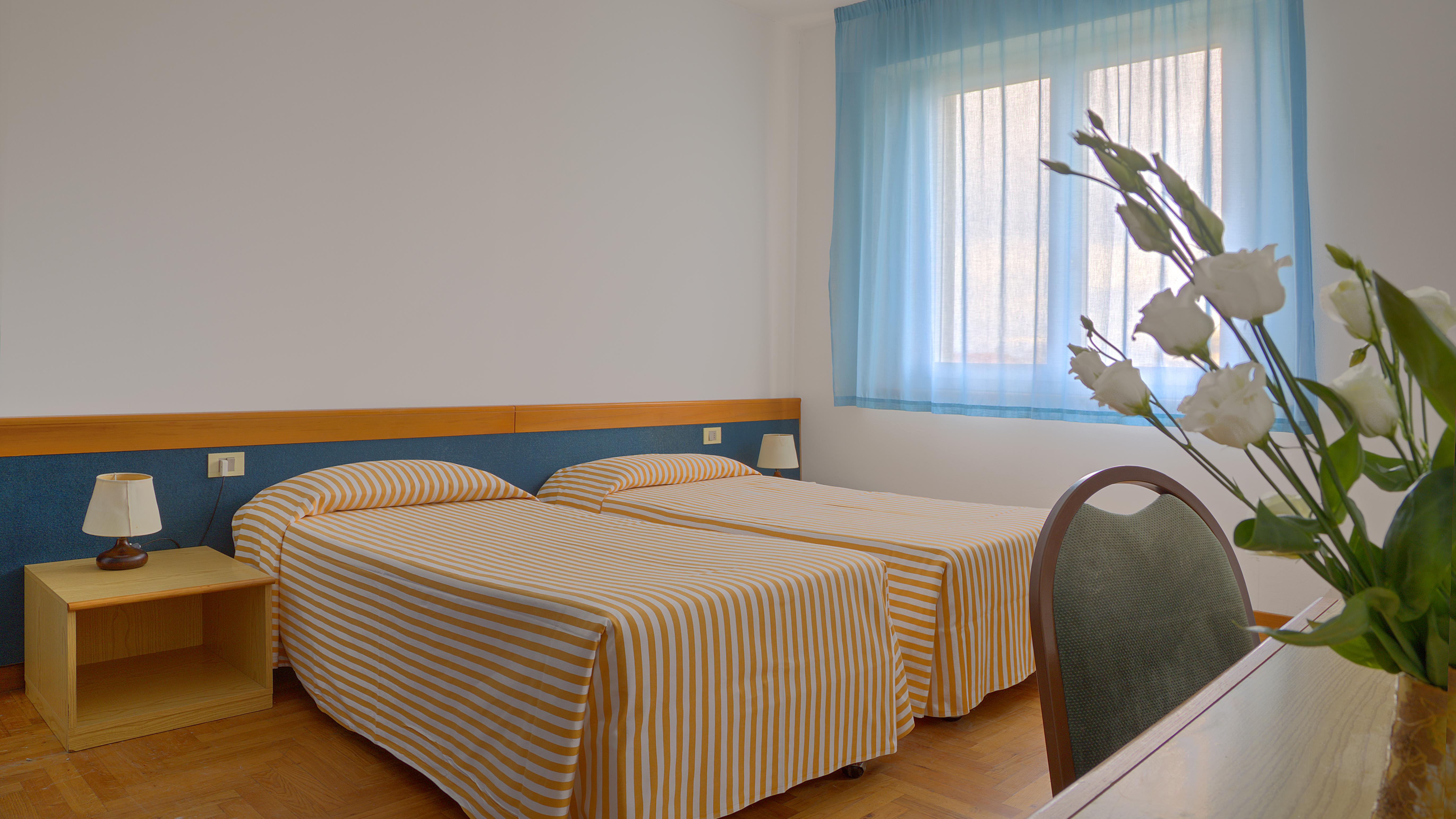 Hotel Mistral Oristano Bagian luar foto