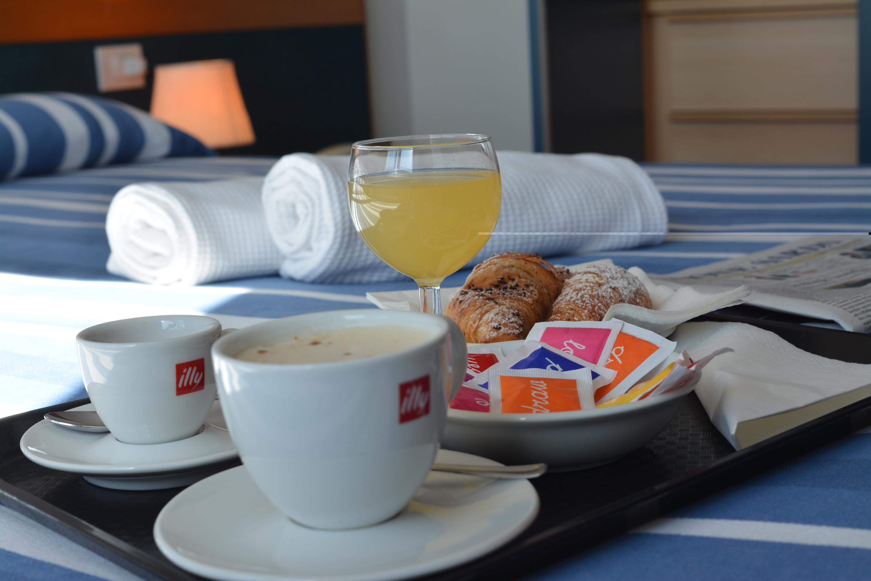 Hotel Mistral Oristano Bagian luar foto