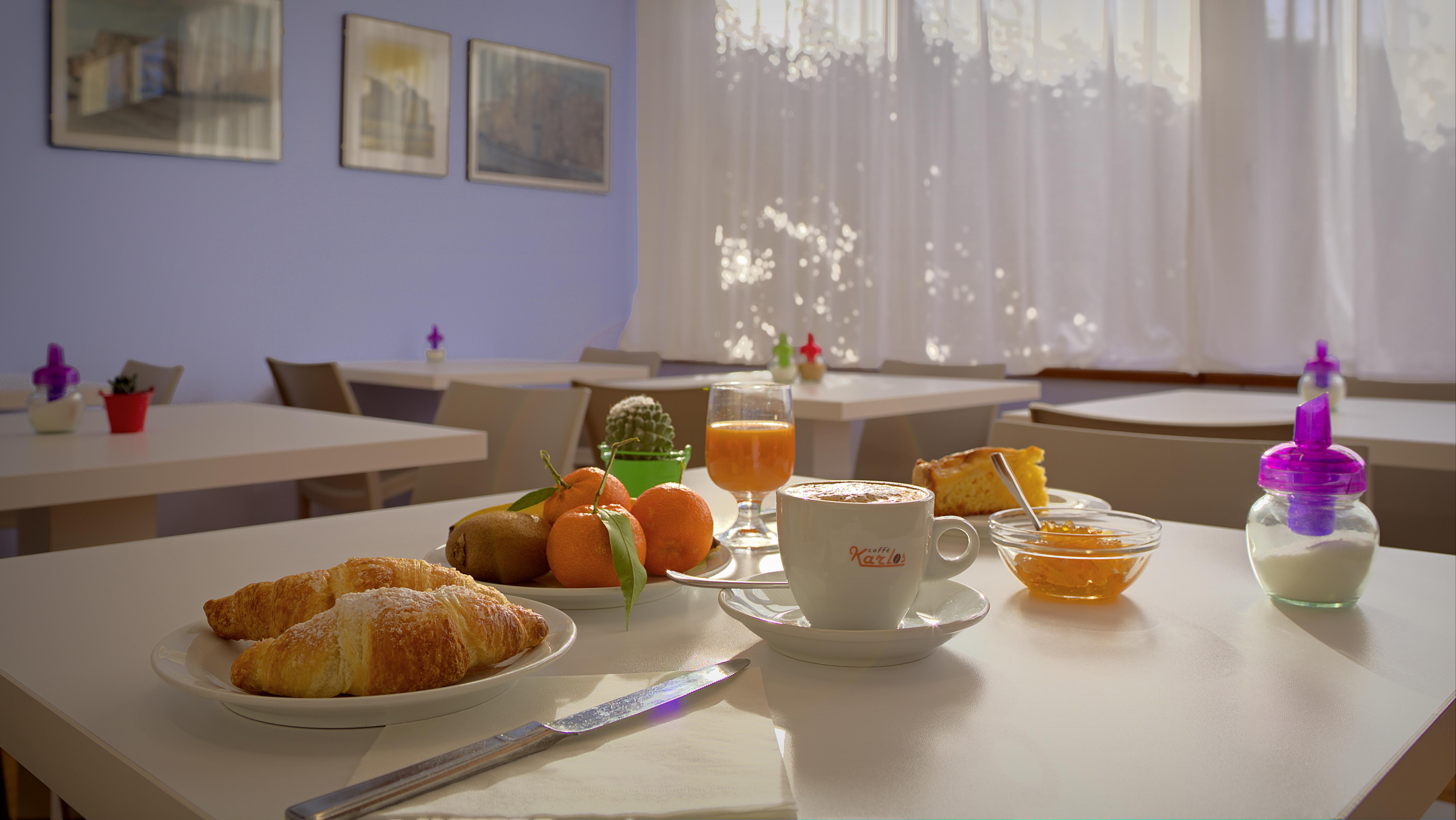 Hotel Mistral Oristano Bagian luar foto